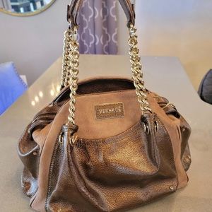 This was a gift, I have never carried it.